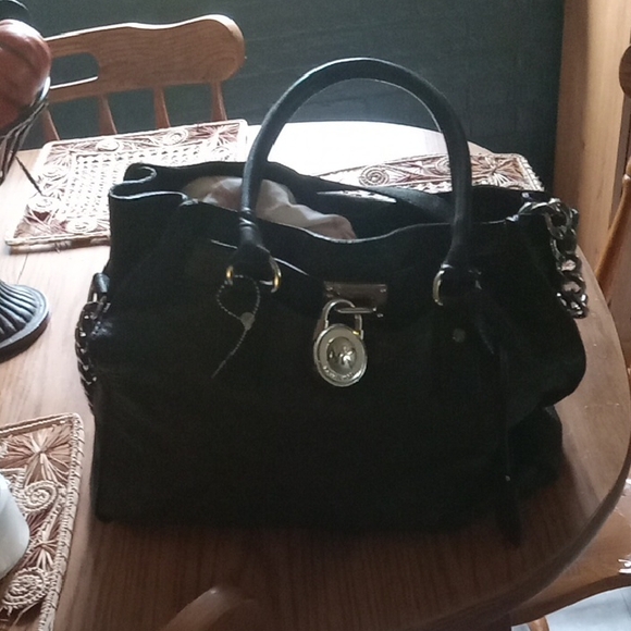 Michael Kors Black Tote Bag - Picture 1 of 1